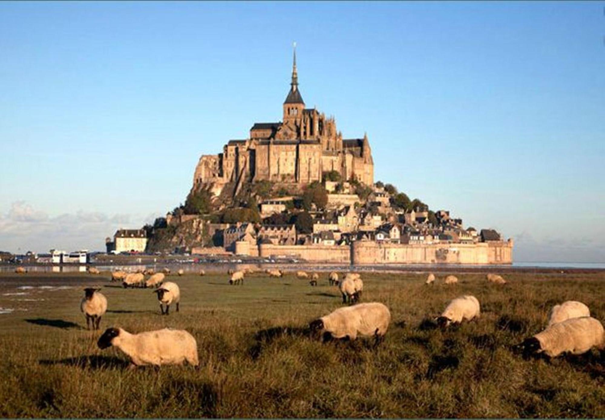 Hotel La Croix Blanche Mont-Saint-Michel Exterior photo